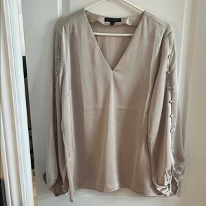 Banana Republic Top 
Beige
Large
Like brand new